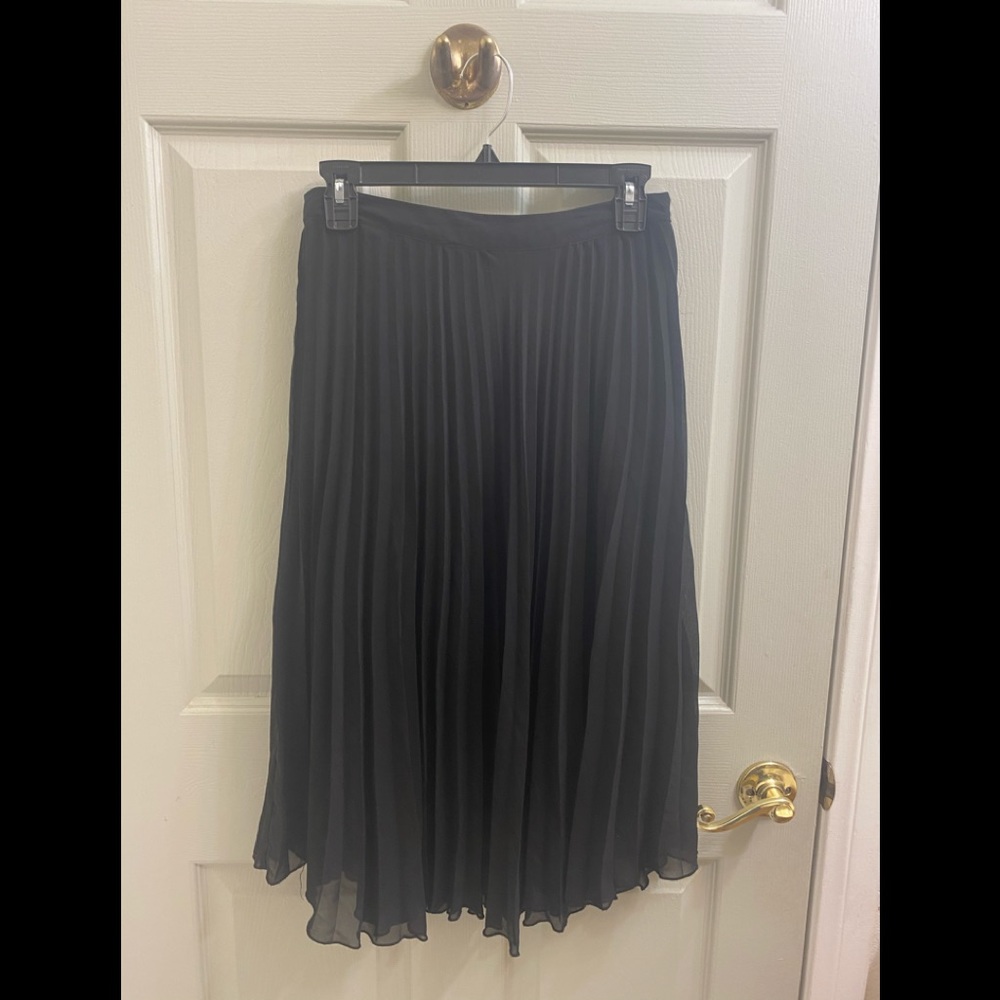 Pleated skirt